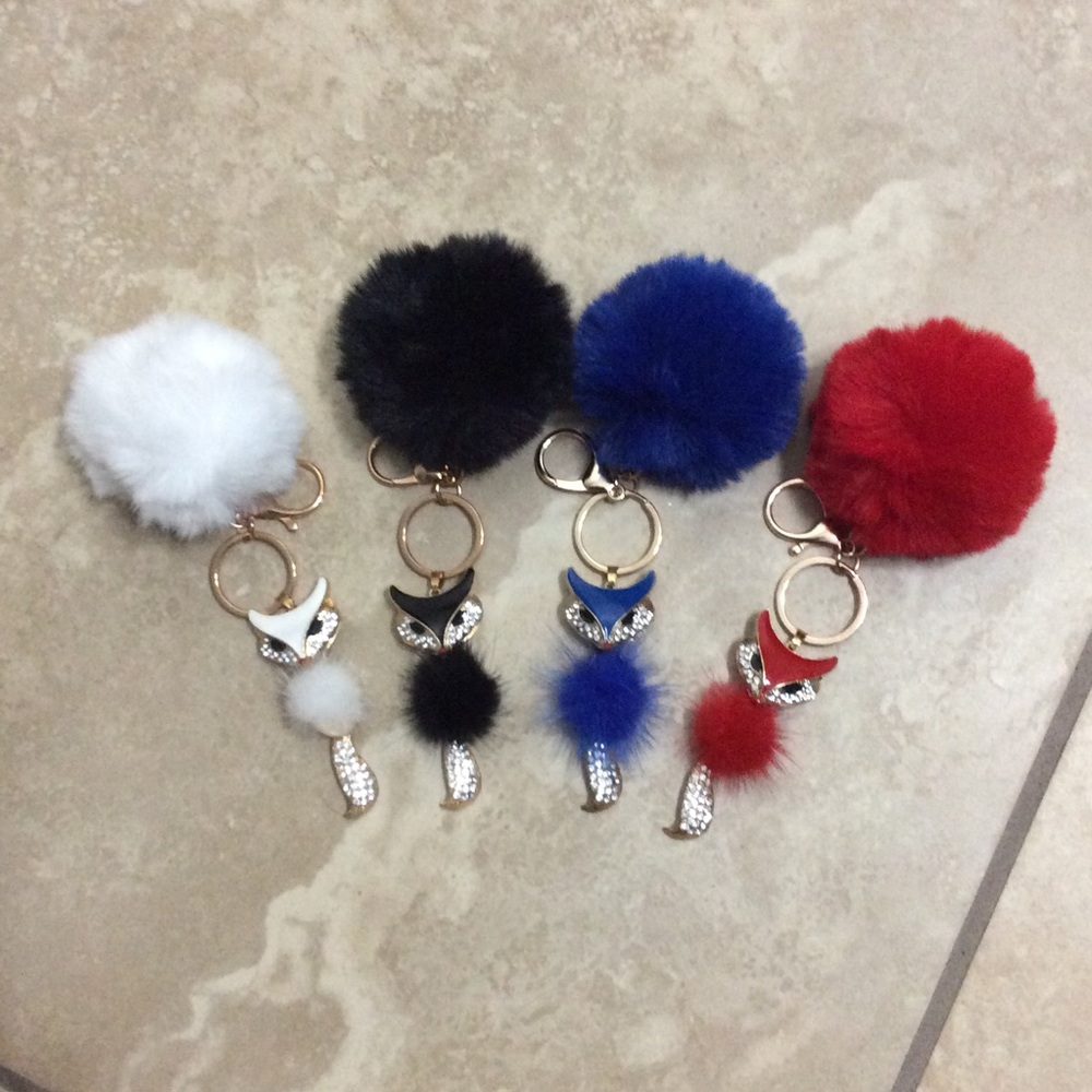 🍒FOX KEYCHAIN BLING FUR BALL CAT DIAMOND BETSEY - Picture 3 of 7
